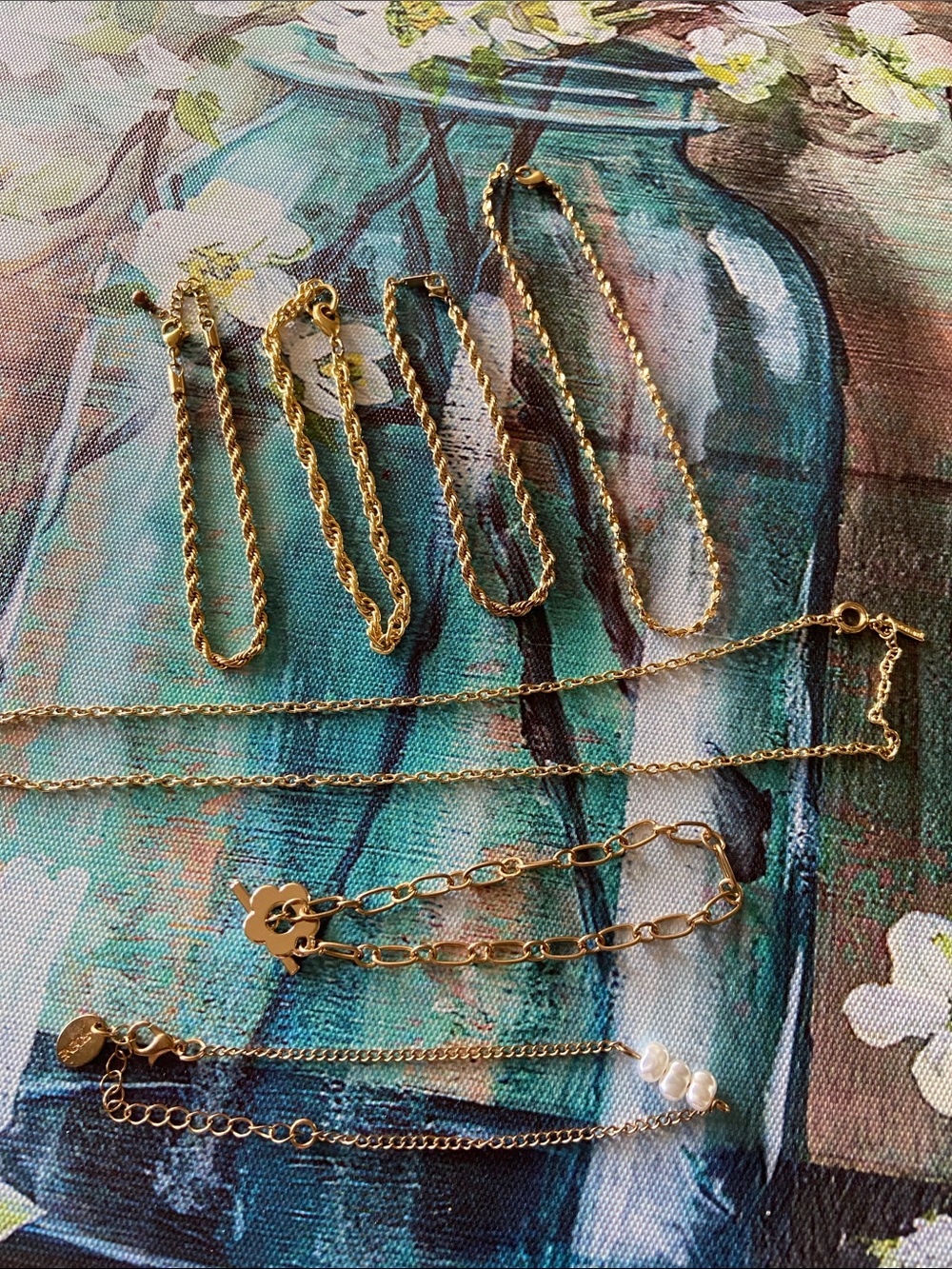 Set of seven bracelets gold tone
